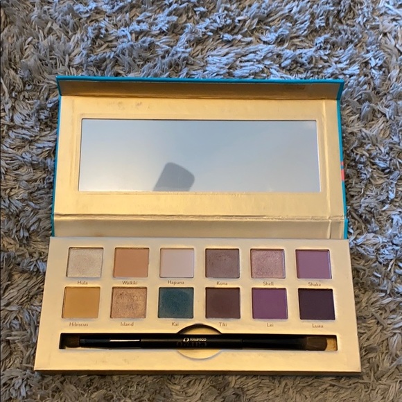 Cargo Eyeshadow Palette - Picture 1 of 4